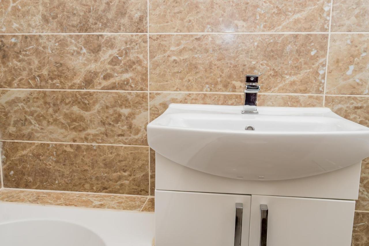 Shirley House 2, Self Catering Guest House, Self Check In, Smart Locks, 10 Min Walk To Southampton General, Aspire And Princess Anne Hospitals, Access To Fully Equipped Kitchen, Excellent Transport Links, Ideal For Longer Stays And Hospital Shifts Exterior foto