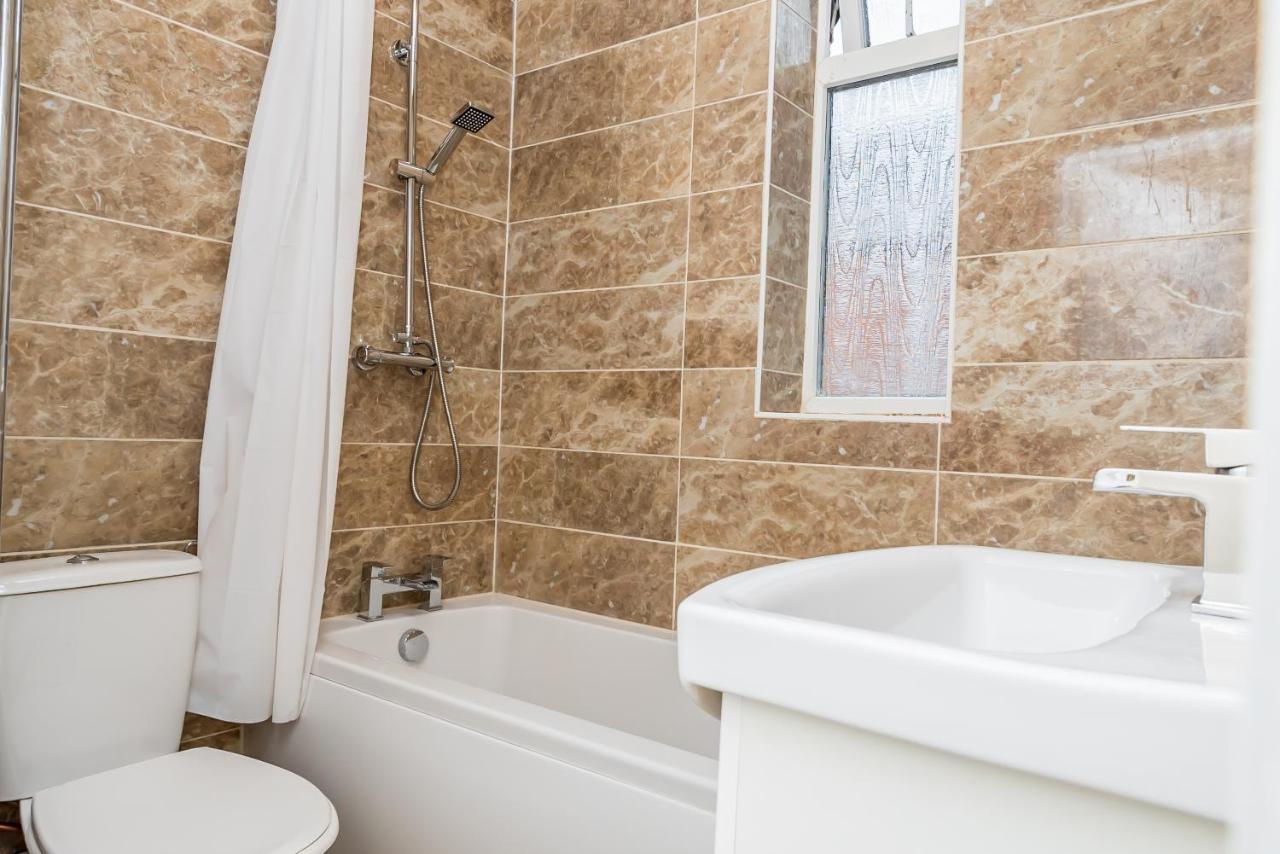 Shirley House 2, Self Catering Guest House, Self Check In, Smart Locks, 10 Min Walk To Southampton General, Aspire And Princess Anne Hospitals, Access To Fully Equipped Kitchen, Excellent Transport Links, Ideal For Longer Stays And Hospital Shifts Exterior foto