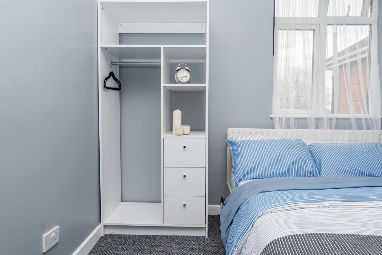 Shirley House 2, Self Catering Guest House, Self Check In, Smart Locks, 10 Min Walk To Southampton General, Aspire And Princess Anne Hospitals, Access To Fully Equipped Kitchen, Excellent Transport Links, Ideal For Longer Stays And Hospital Shifts Exterior foto
