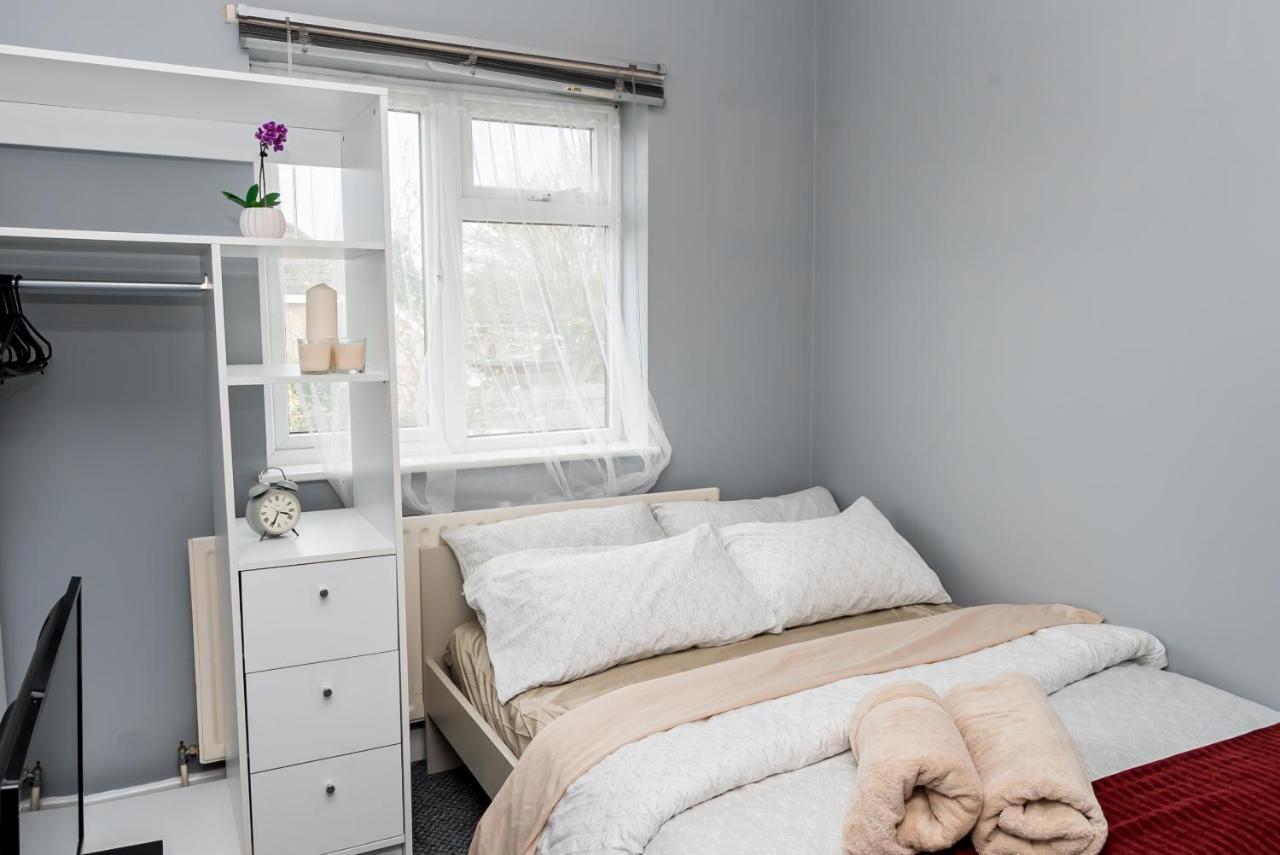 Shirley House 2, Self Catering Guest House, Self Check In, Smart Locks, 10 Min Walk To Southampton General, Aspire And Princess Anne Hospitals, Access To Fully Equipped Kitchen, Excellent Transport Links, Ideal For Longer Stays And Hospital Shifts Exterior foto
